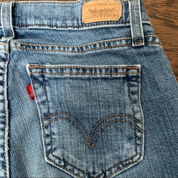 VINTAGE LEVIS 529 CURVY BOOTCUT LIGHT WASH LOW RISE JEANS SIZE 4 SHORT - Picture 4 of 6